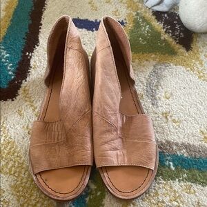 Free People  size 36 Women's Tan Leather Sandals